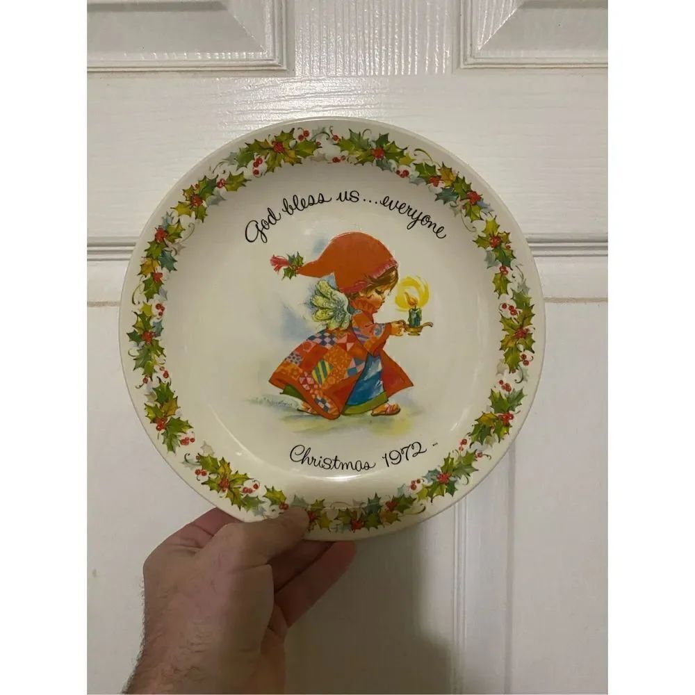 Vintage 1972 Christmas plate